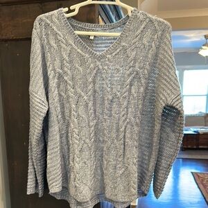 Boutique/NWT Women's Light Gray Sweater XL